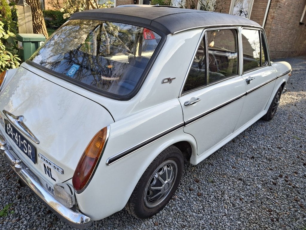 Austin Glider 1.3 GT 1971, Auto's, Voorwielaandrijving, 4 cilinders, Wit, Origineel Nederlands