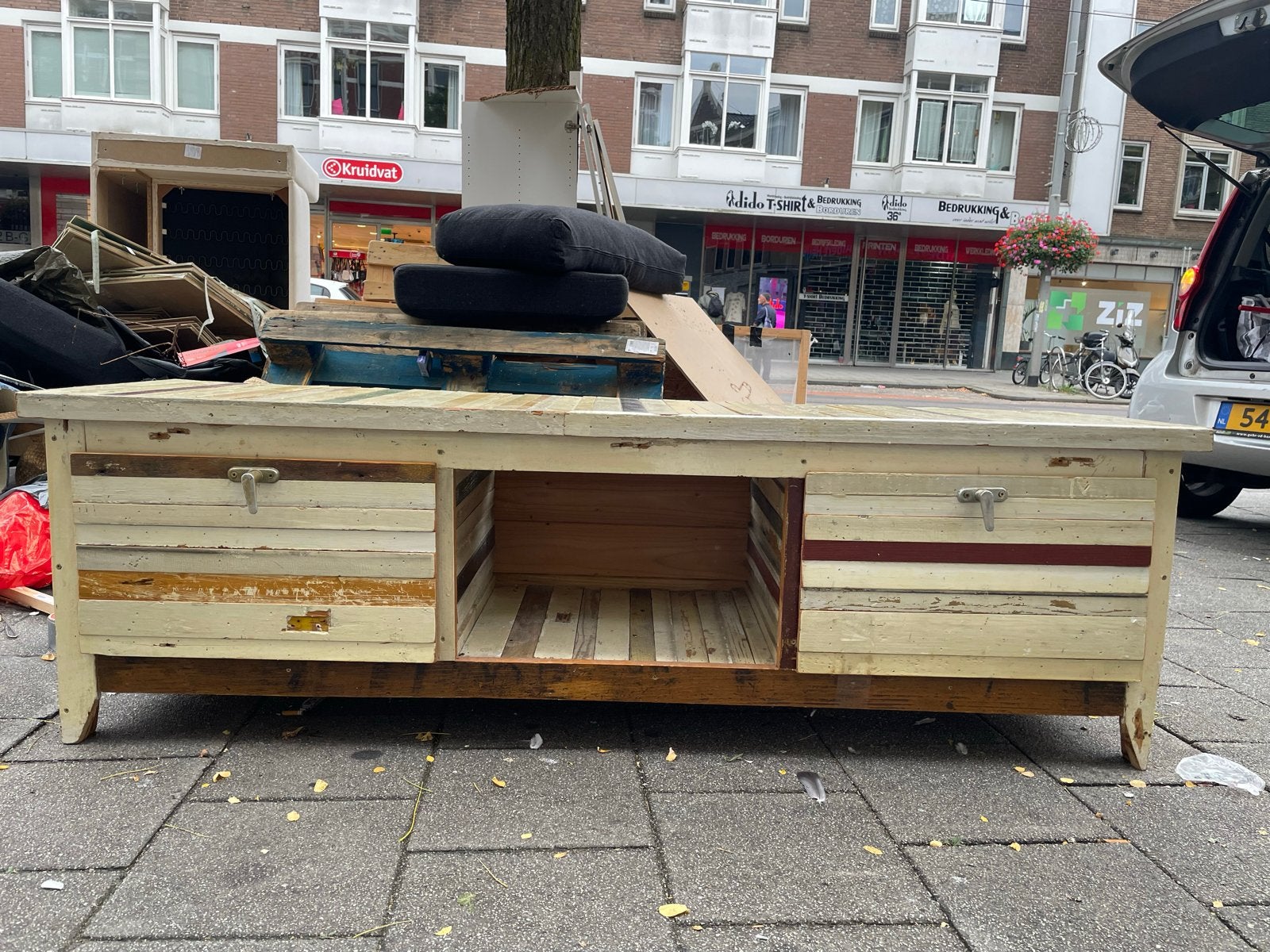 Unieke handgemaakte salontafel van gerecycled hout
