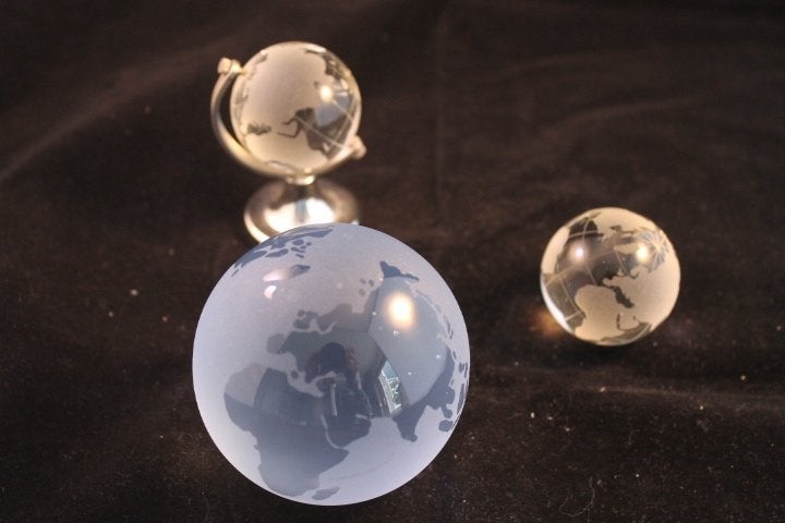 Leuke set 3 glazen wereldbollen / globes, Ophalen, Gebruikt, Glas