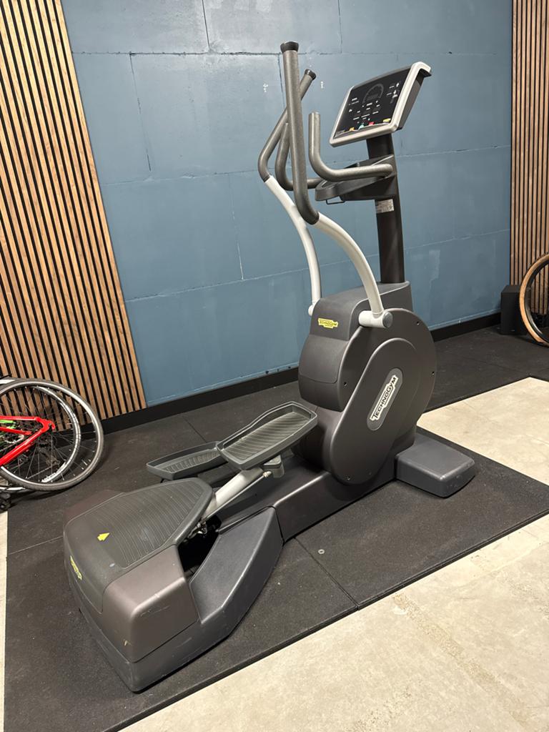Technogym Crossover 600 SP Crosstrainer - Professioneel, Ophalen, Gebruikt, Armen, Crosstrainer