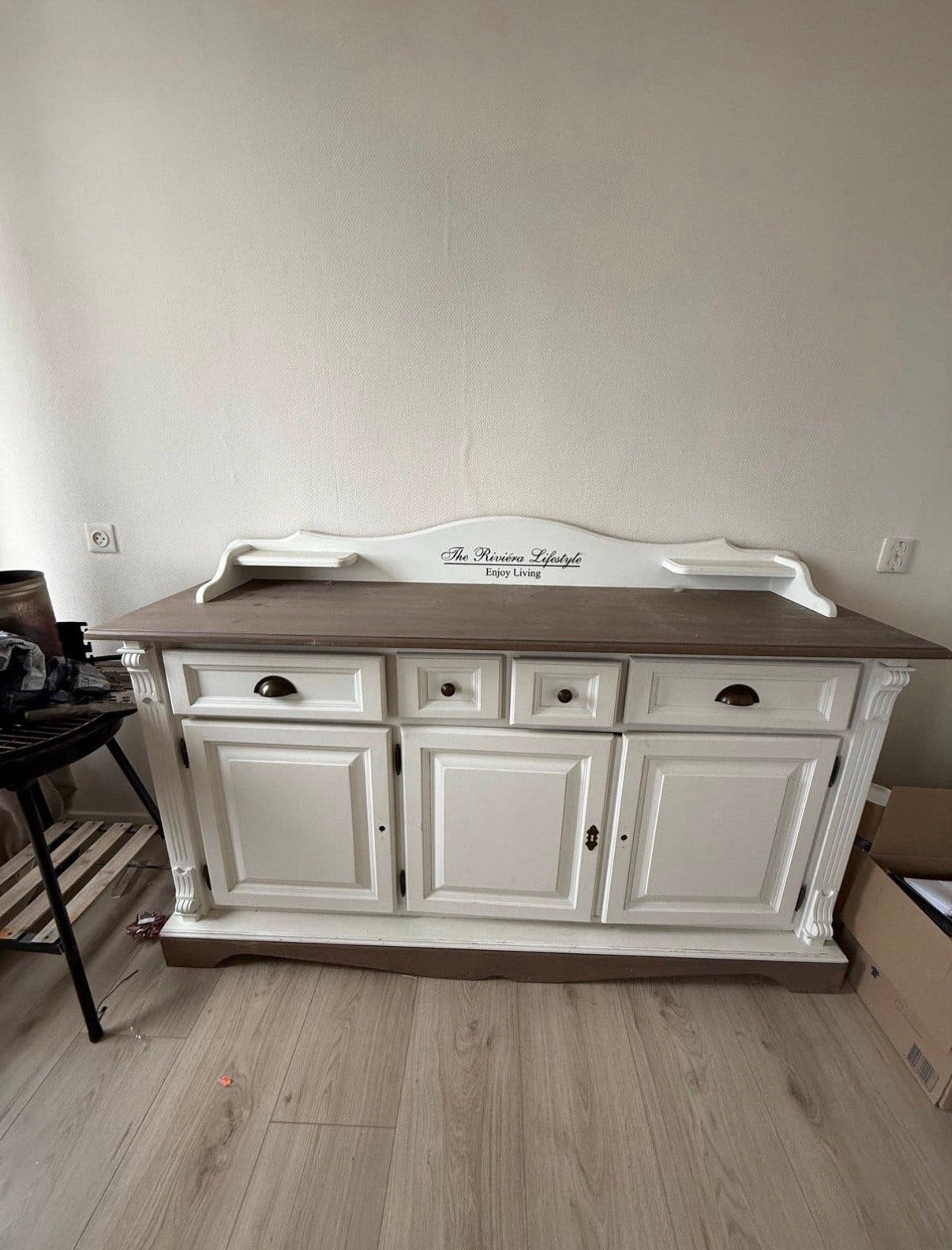 Gratis: Riviera Maison Kast met Beschadigingen - Vandaag Oph, Gebruikt, 150 tot 200 cm, Ophalen of Verzenden, Met lade(s)