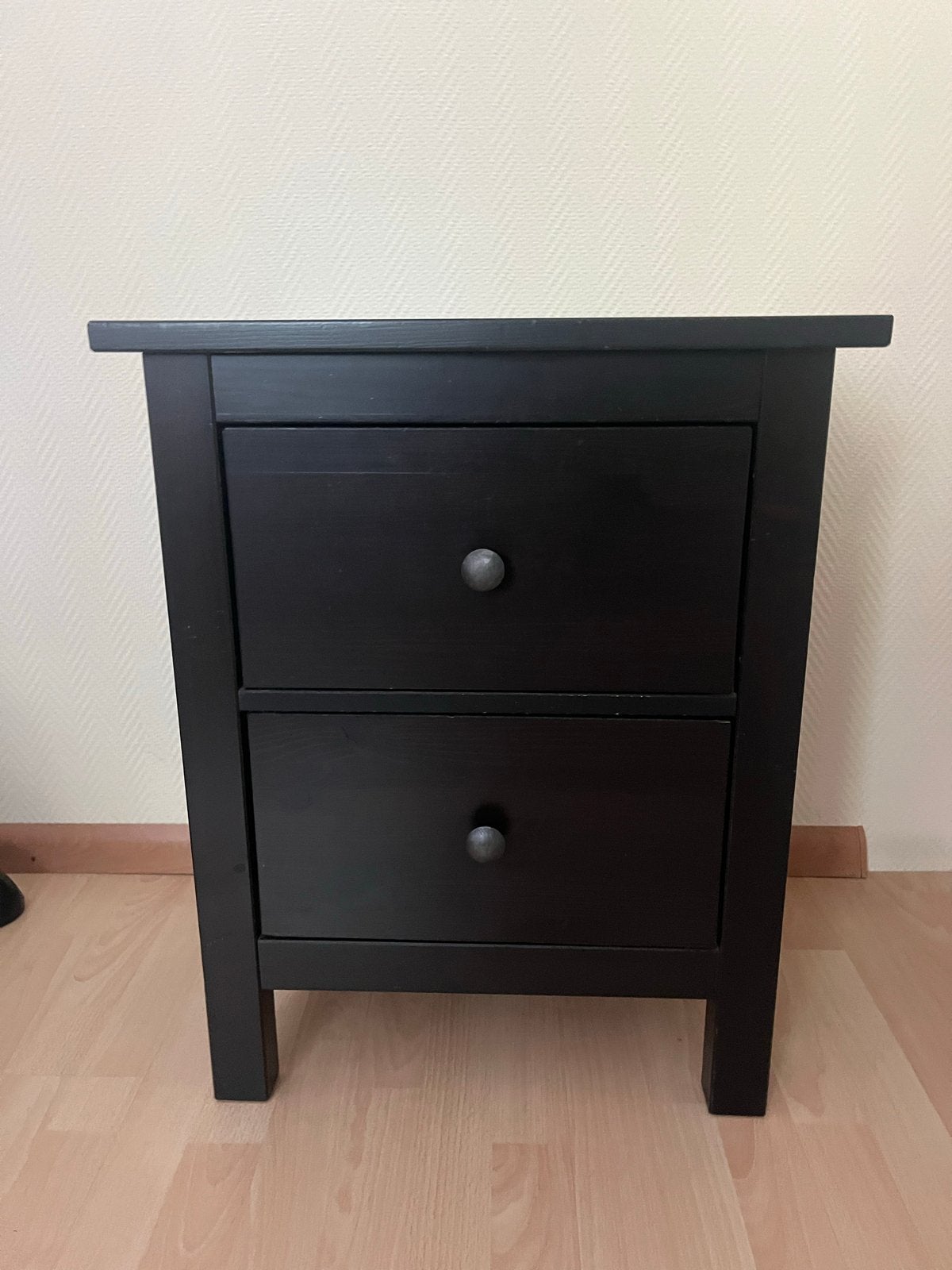 IKEA Hemnes Nachtkastje zwart, Ophalen, Gebruikt, 55 tot 70 cm, 45 tot 65 cm