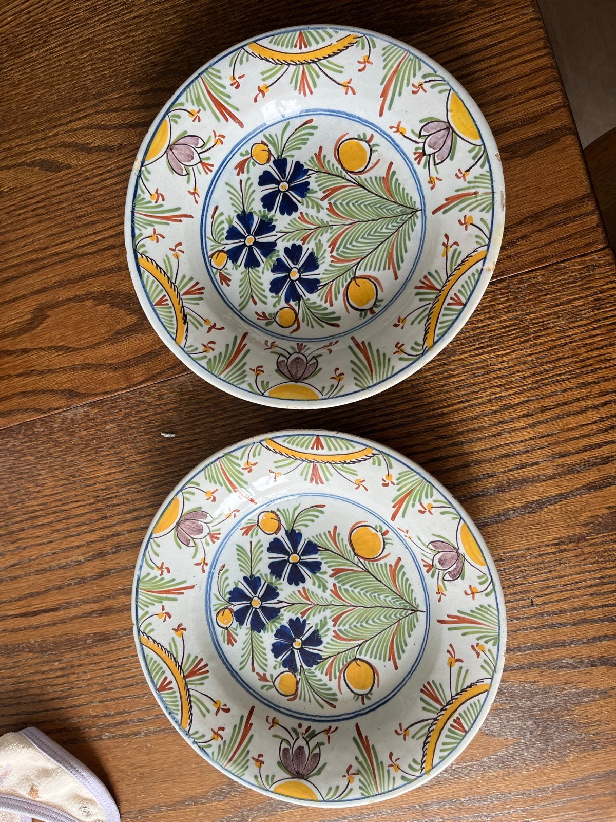 Set van 2 18e-eeuwse Polychrome Delfts Aardewerk Borden, Antiek en Kunst, Ophalen of Verzenden