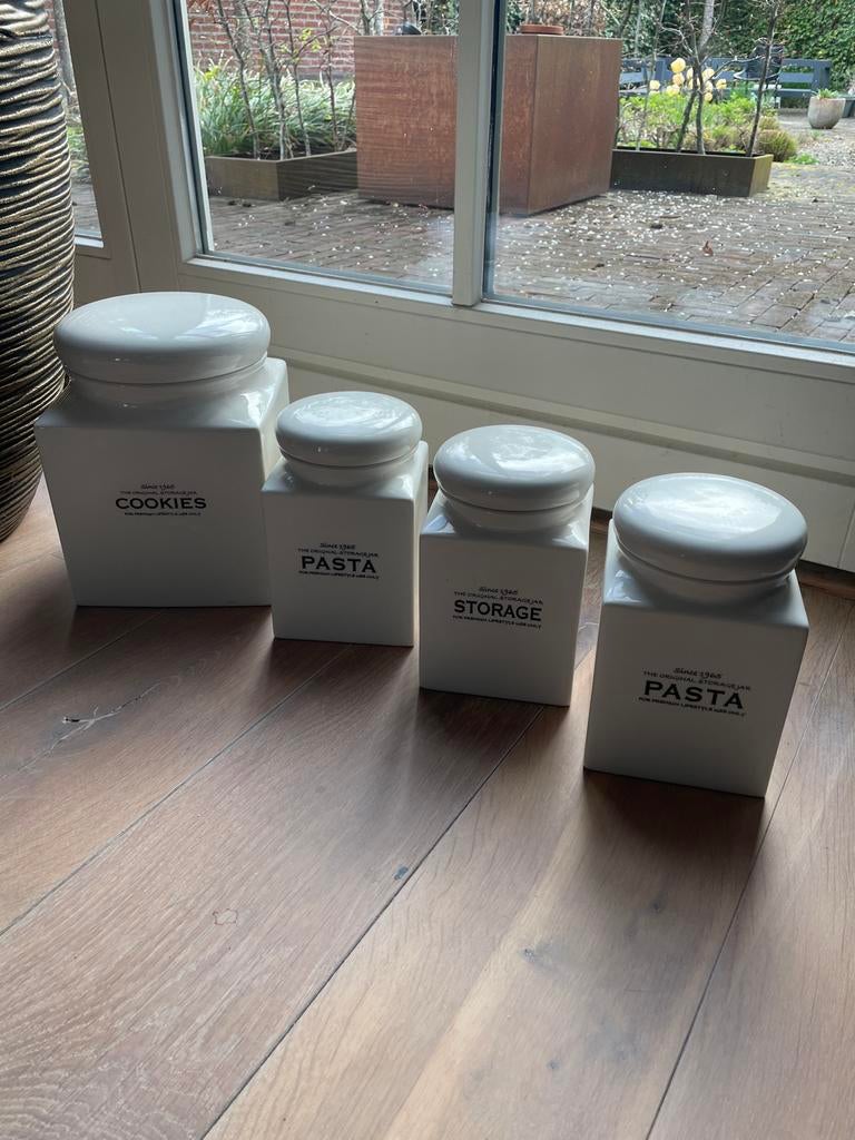 Set van 4 witte voorraadpotten merk Lifestyle, Ophalen, Gebruikt, Voorraadpot, Steen/keramiek