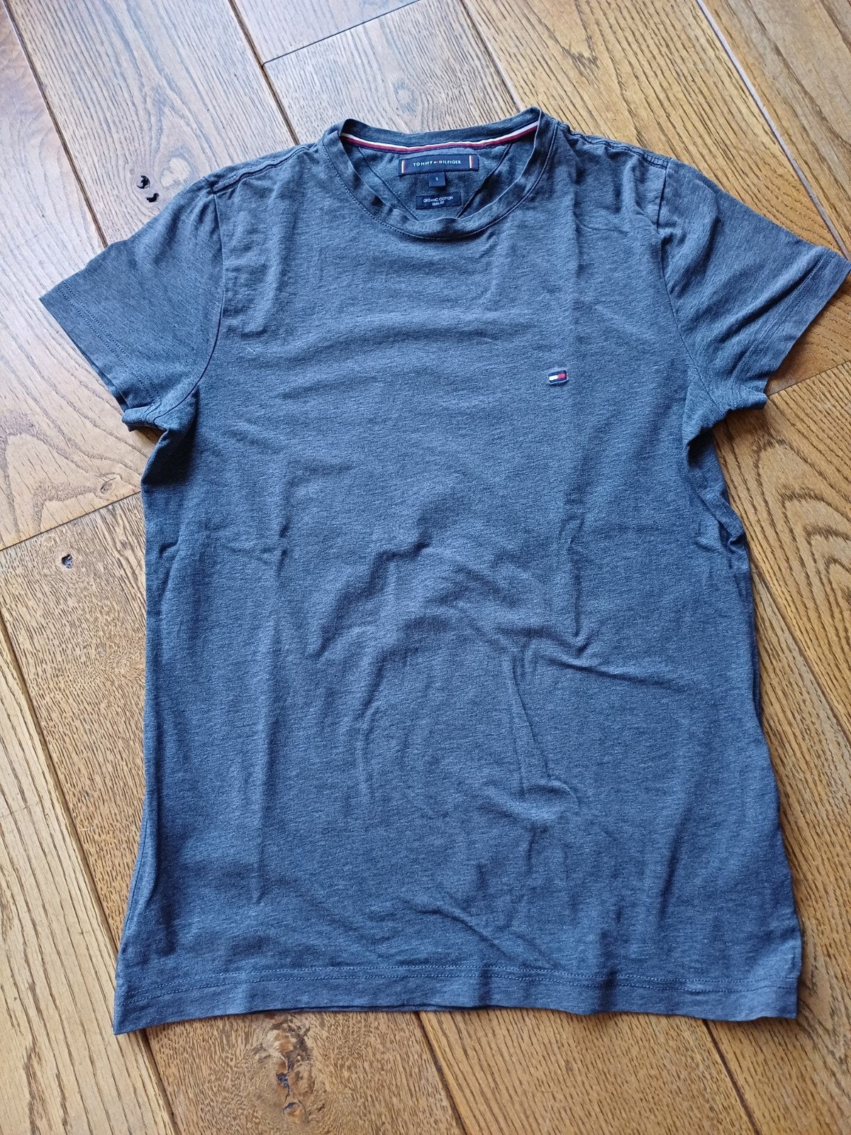 Tommy Hilfiger heren T-shirt - Slim Fit - Maat S, Kleding | Heren, T-shirts, Tommy Hilfiger, Ophalen of Verzenden, Grijs, Gedragen