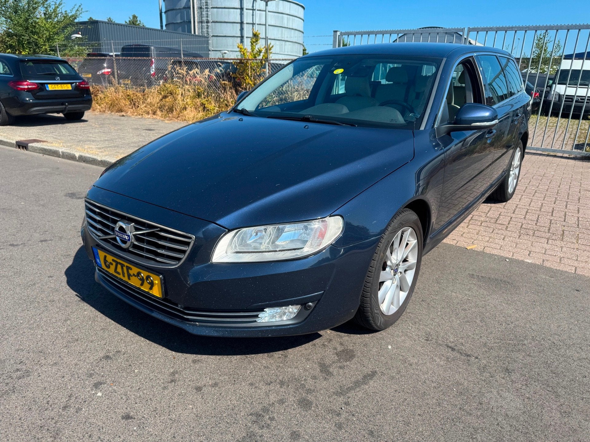 Volvo V70 2.0 D4 AUTOMAAT NAVI/CLIMA/PDC, Auto's, Euro 6, 4 cilinders, Blauw, Diesel