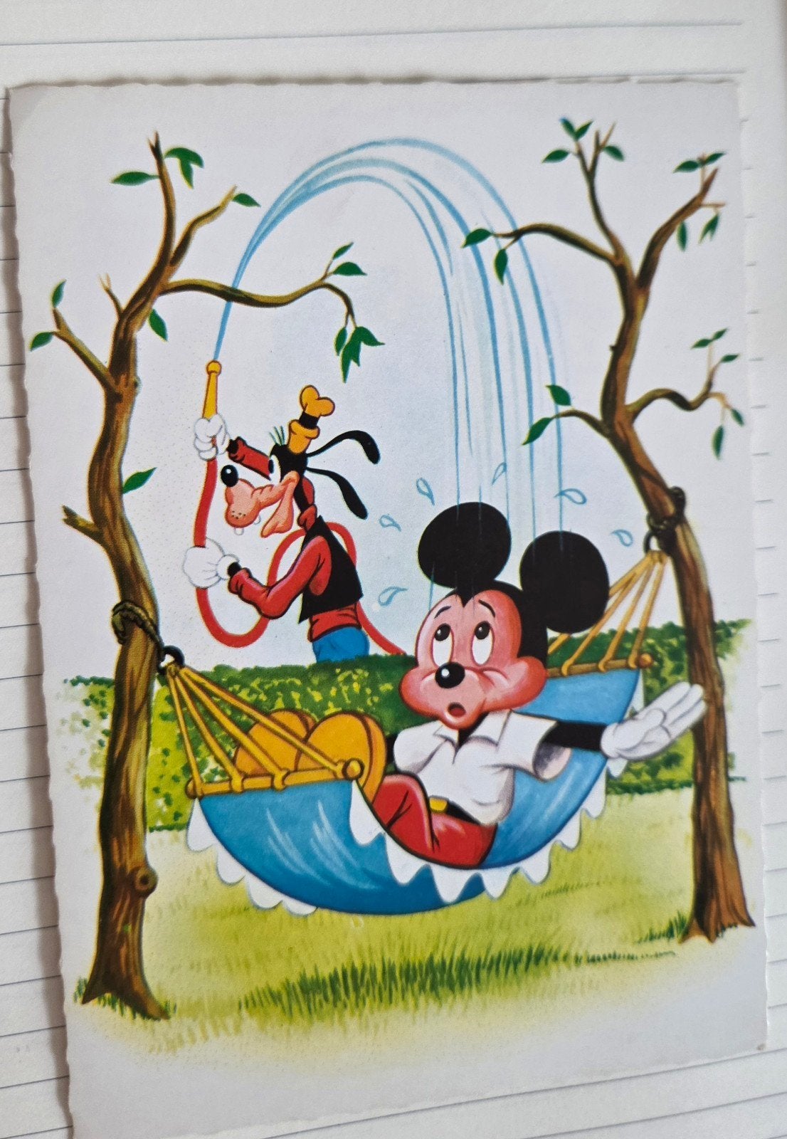 Vintage Disney Ansichtkaart: Mickey Mouse en Goofy (1968), Verzenden, 1960 tot 1980, Ongelopen, Kinderen