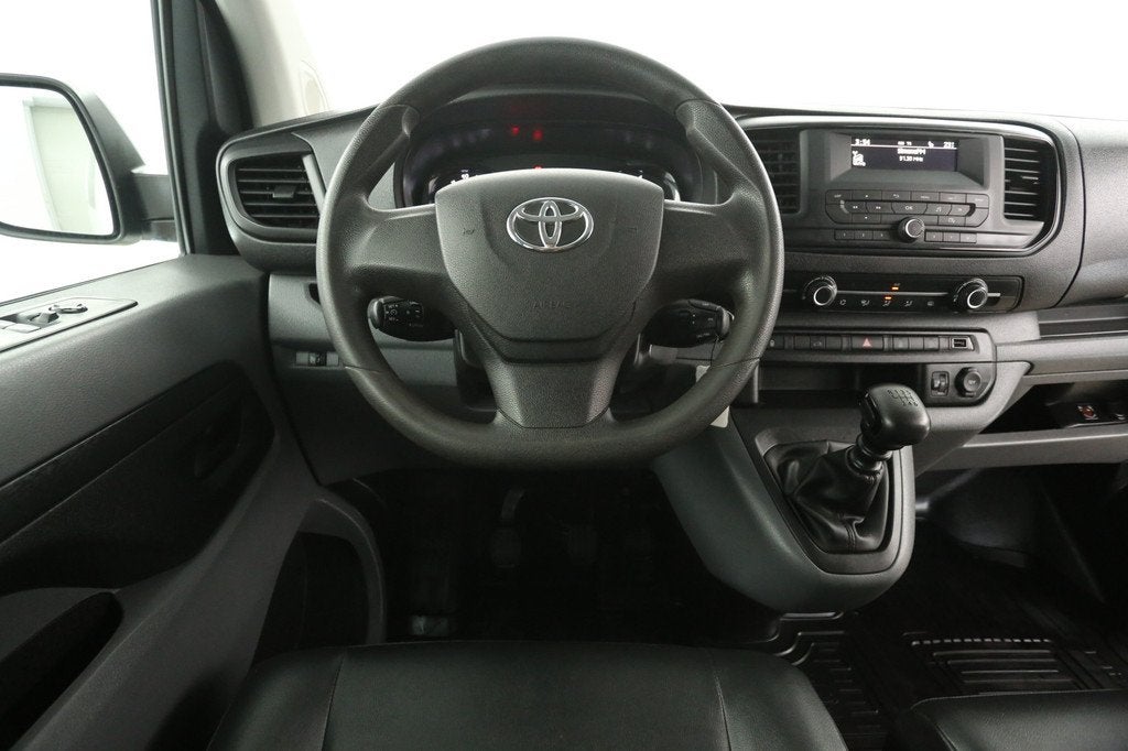 Toyota ProAce Worker 2.0 D-4D L3H1 | DC | 6 Zits | Trekhaak, Voorwielaandrijving, Gebruikt, Euro 6, 4 cilinders