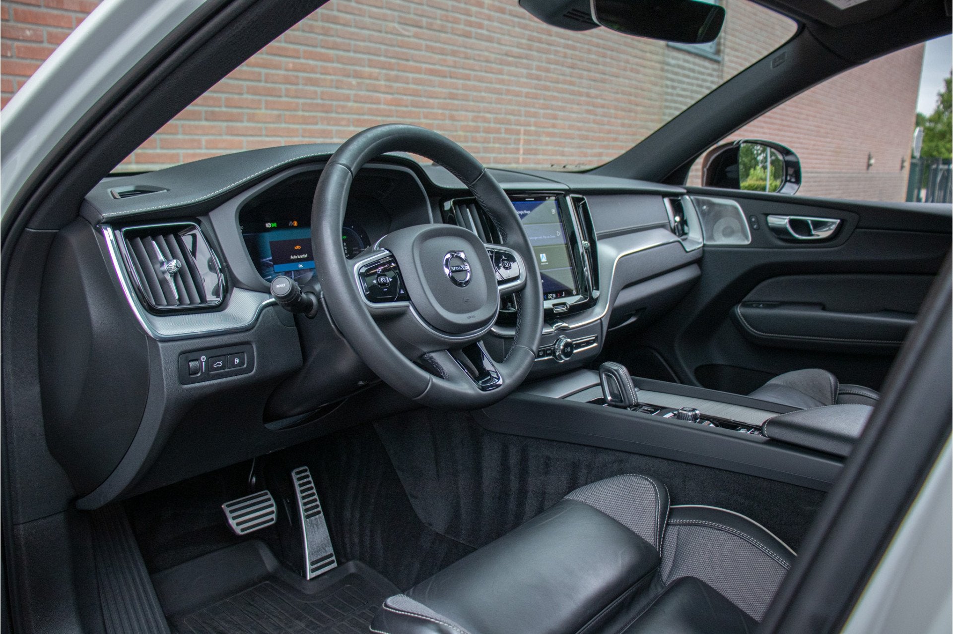 Volvo XC60 T8 AWD Polestar Engineered Bowers & Wilkins, 360, Automaat, Gebruikt, 4 cilinders, Wit