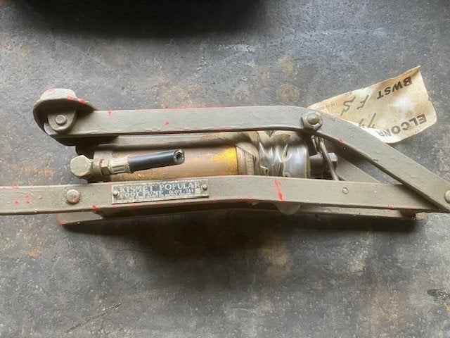 Voetpomp bandenpomp Kismet Popular oud model ex NL leger, Ophalen of Verzenden, Landmacht, Nederland, Overige typen
