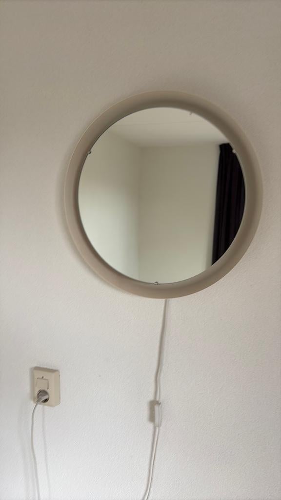 Ronde IKEA make-up spiegel met verlichting, Huis en Inrichting, Woonaccessoires | Spiegels, Gebruikt, Minder dan 50 cm, Minder dan 100 cm