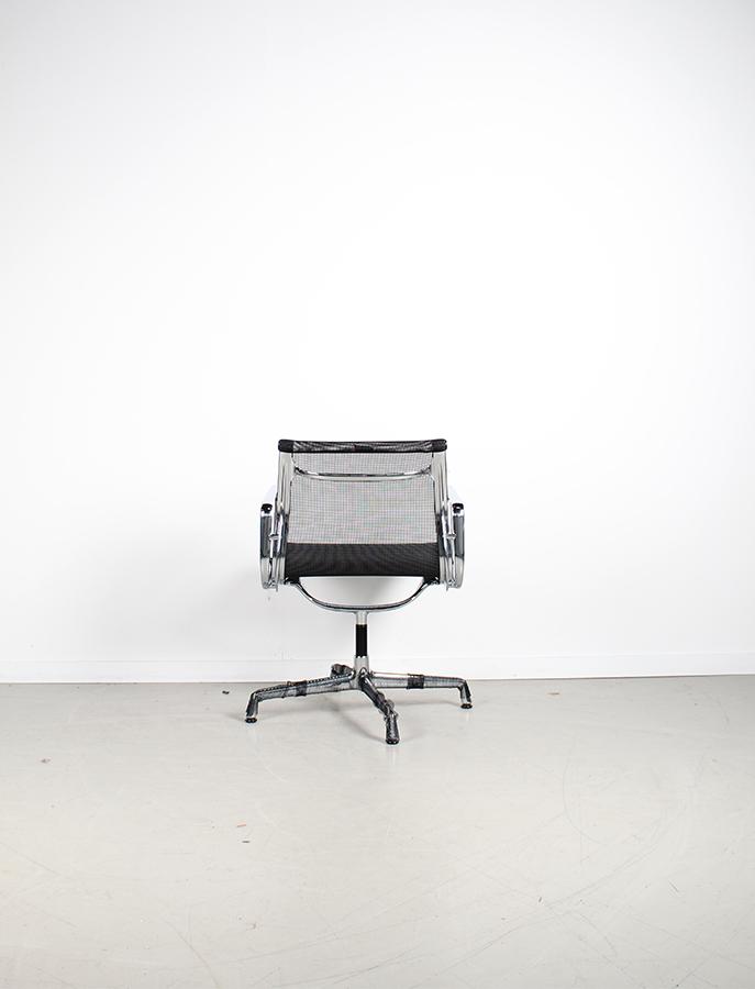 18x Vitra Eames EA 108 Stoel Zwart Netweave – Chroom Nieuw, Huis en Inrichting, Stoelen, Niet ingevuld, Niet ingevuld, Nieuw, Ophalen of Verzenden