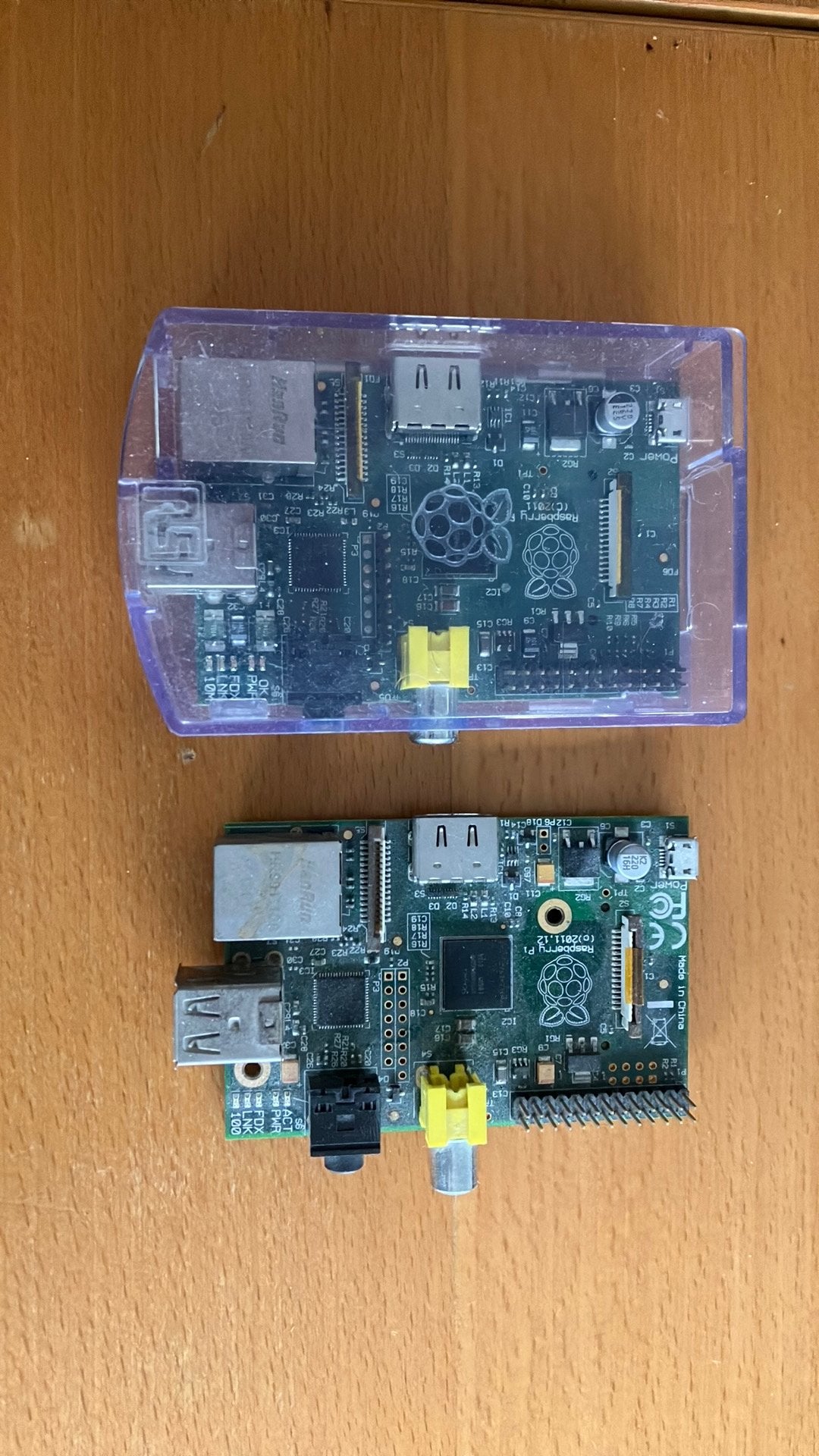 2x Raspberry Pi 1 Model B (2011) met en zonder behuizing, Ophalen of Verzenden, Raspberry Pi