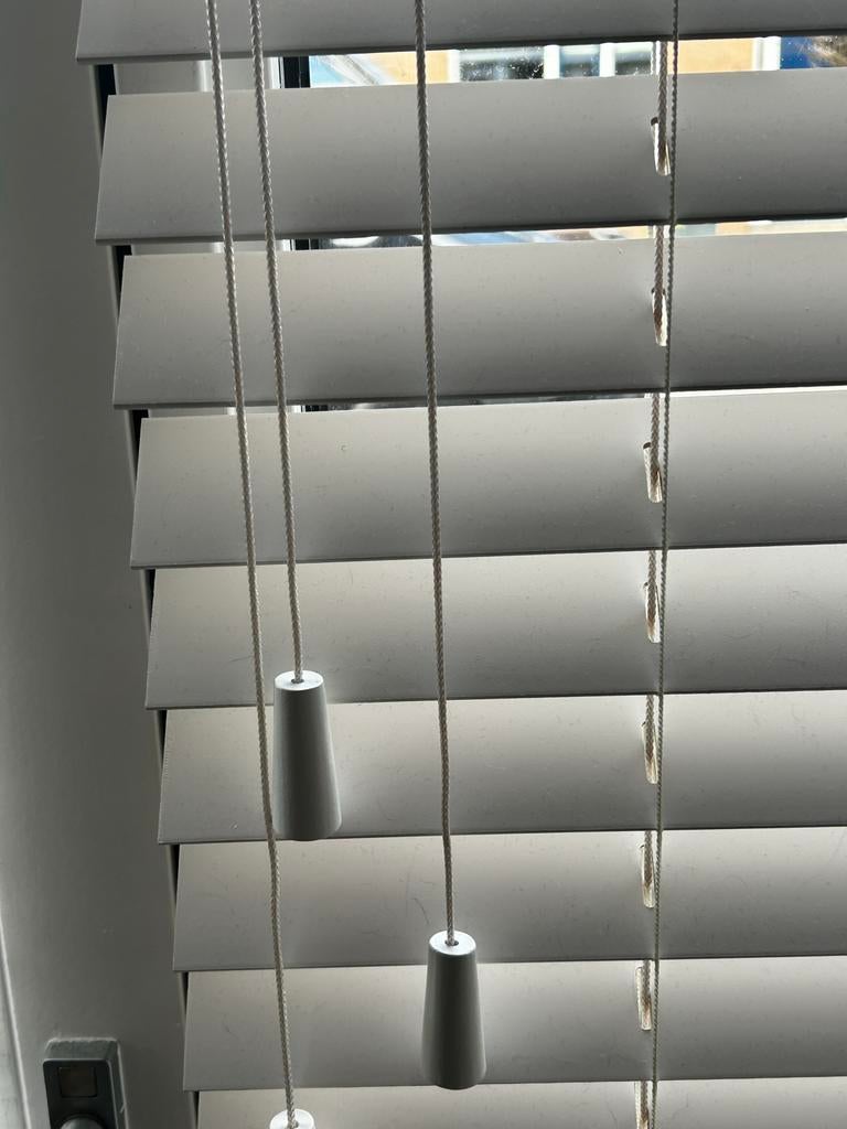 Nieuwe houten jaloezie van lindehout, schelpwit, 50mm, Ophalen, Beige, 150 tot 200 cm, Nieuw