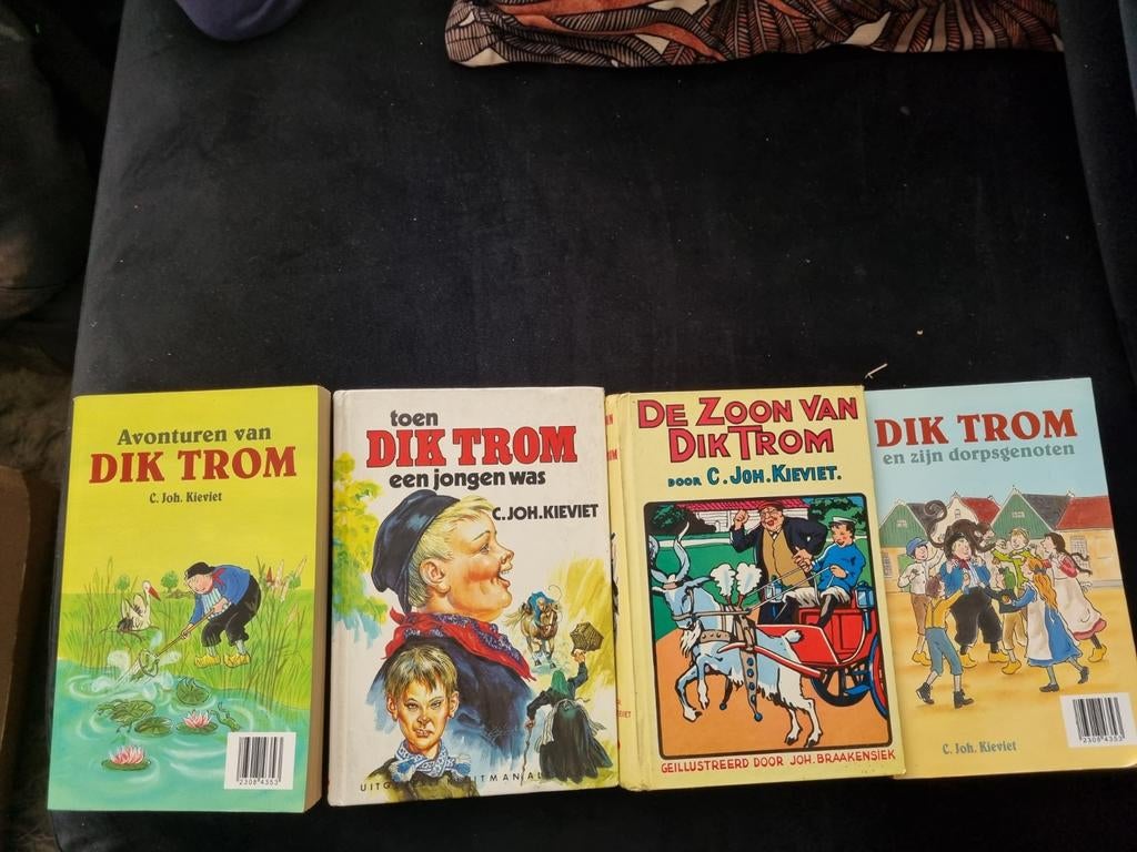 Dik Trom boeken 4 stuks, Ophalen of Verzenden, Gelezen