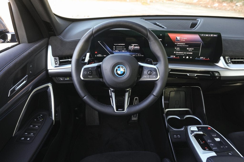 BMW X1 xDrive25e M Sport Automaat / Trekhaak / Panoramadak /, Auto's, BMW, 12 maanden, Gebruikt, Bedrijf, Hybride Elektrisch/Benzine