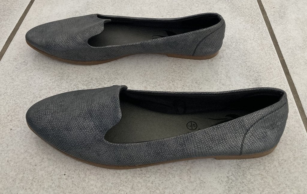 tijlvolle grijze instappers muiltjes mt 41 bijna nieuw, Overige kleuren, Zo goed als nieuw, Sandalen of Muiltjes, Esmara