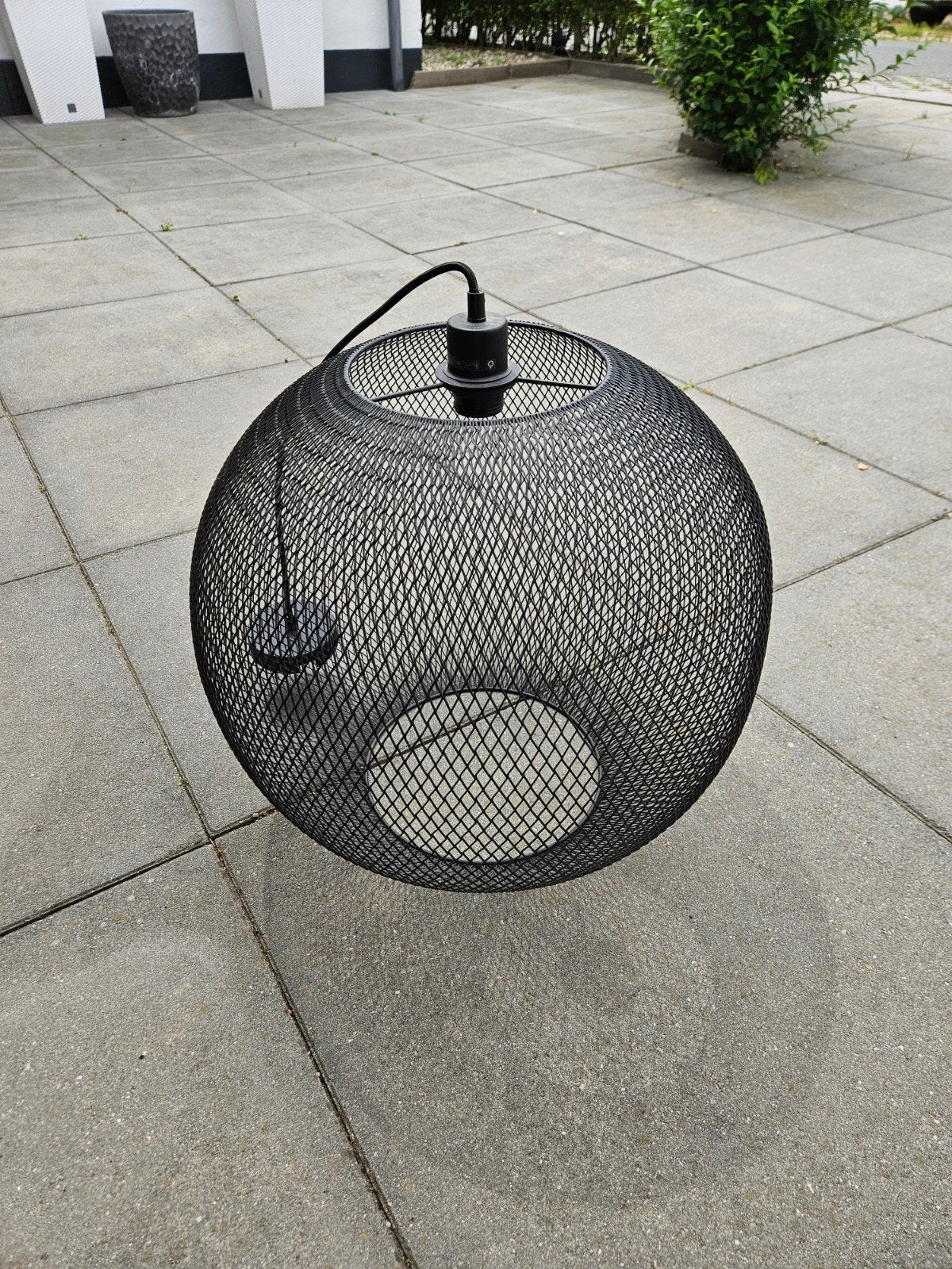 Zwarte metalen draadlamp - bolvormig, Ophalen of Verzenden, Zo goed als nieuw, Metaal, Modern, Industrieel