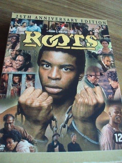 DVD Box van Roots, Vanaf 12 jaar, Ophalen of Verzenden, Zo goed als nieuw, Drama
