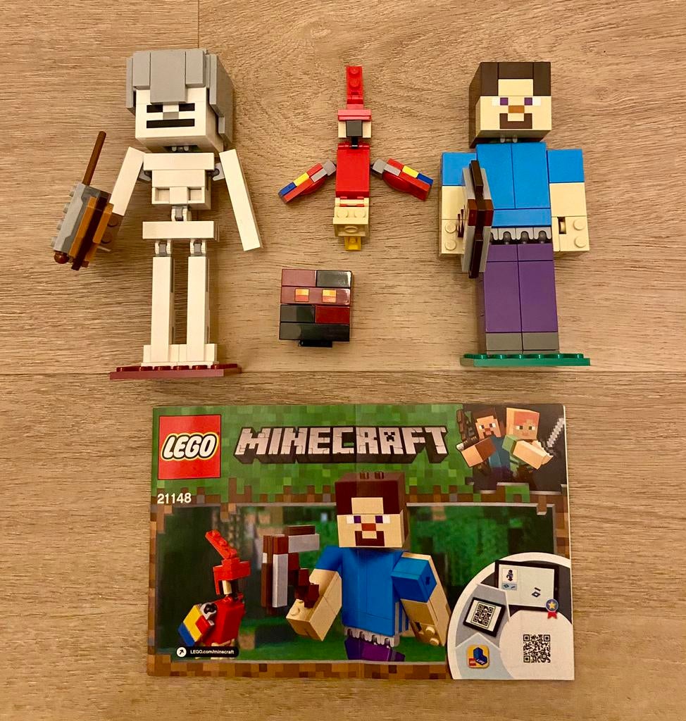 Lego minecraft BigFigs minifiguren set Steve + gratis Skelet, Ophalen of Verzenden, Zo goed als nieuw