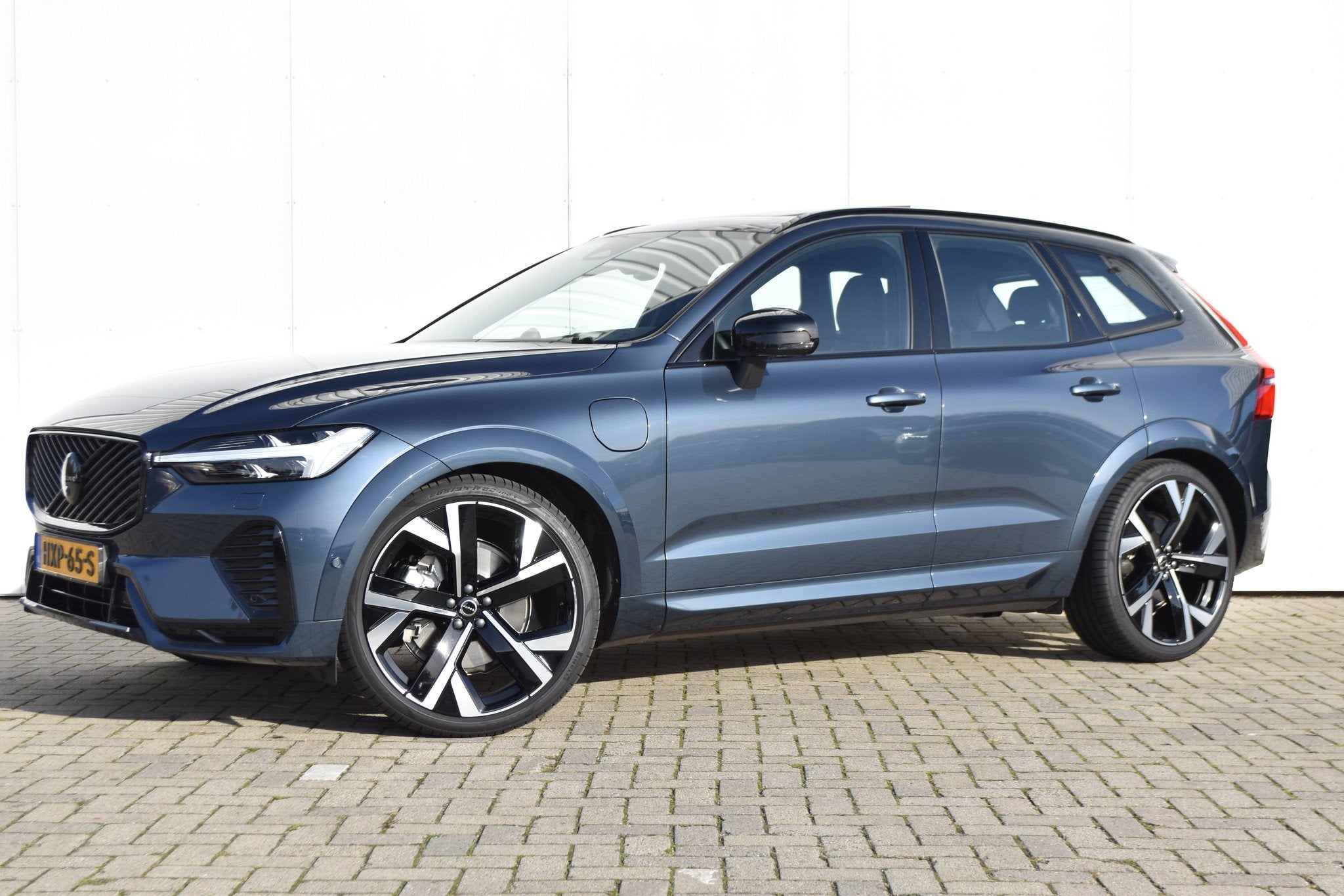 Volvo XC60 2.0 T6 Plug-in hybrid AWD Ultra Black Edition, Auto's, 12 maanden, Gebruikt, Euro 6, 4 cilinders