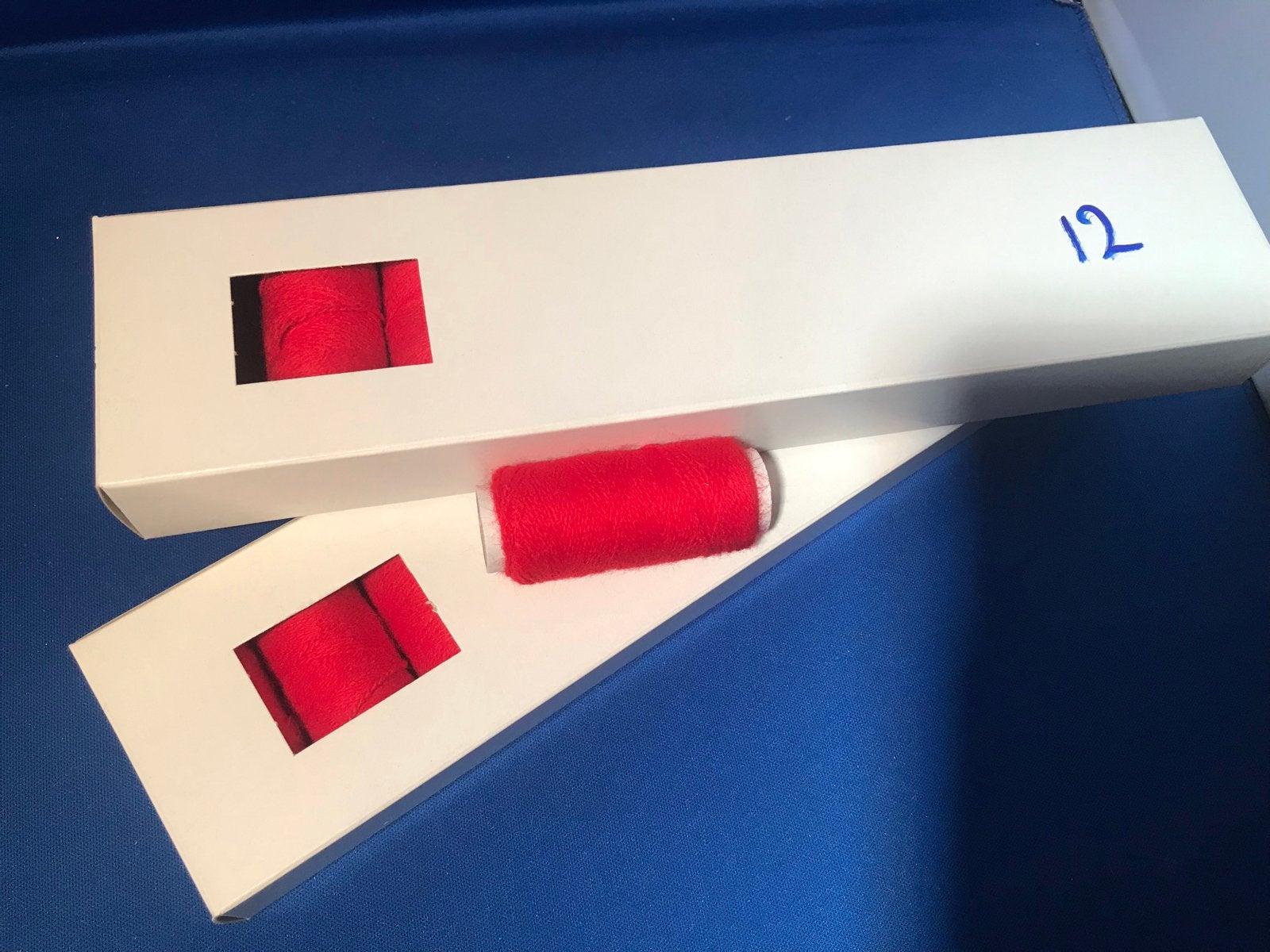 Rode wol voor punch needle - 1 rol 12, Ophalen of Verzenden, Nieuw
