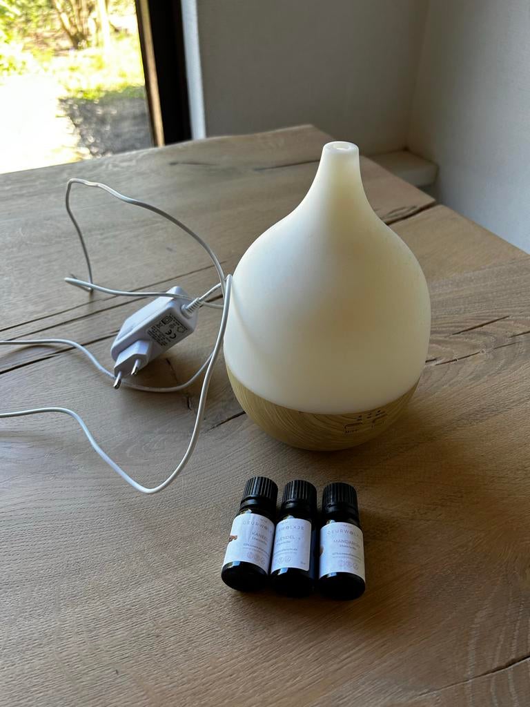 Geurwolkje diffuser met 3 etherische oliën, Huis en Inrichting, Woonaccessoires | Overige, Kunststof, Ophalen of Verzenden, Zo goed als nieuw