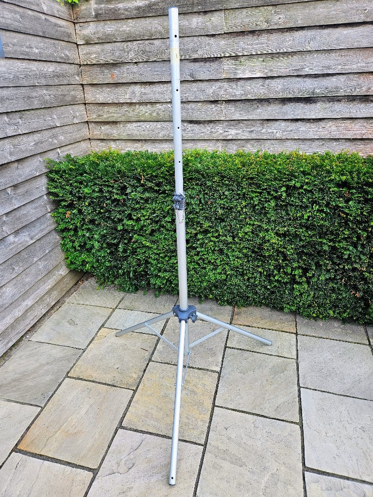 Gebruikt driepoot standaard met draagtas, Ophalen, Driepoot, 175 cm of meer, Inclusief draagtas
