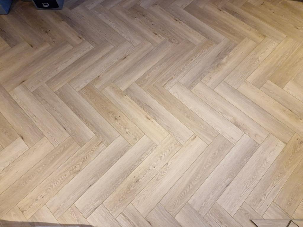Visgraat Click PVC Vloer - 16m² Nieuw in Verpakking, Ophalen, Kunststof, 50 tot 150 cm, Nieuw