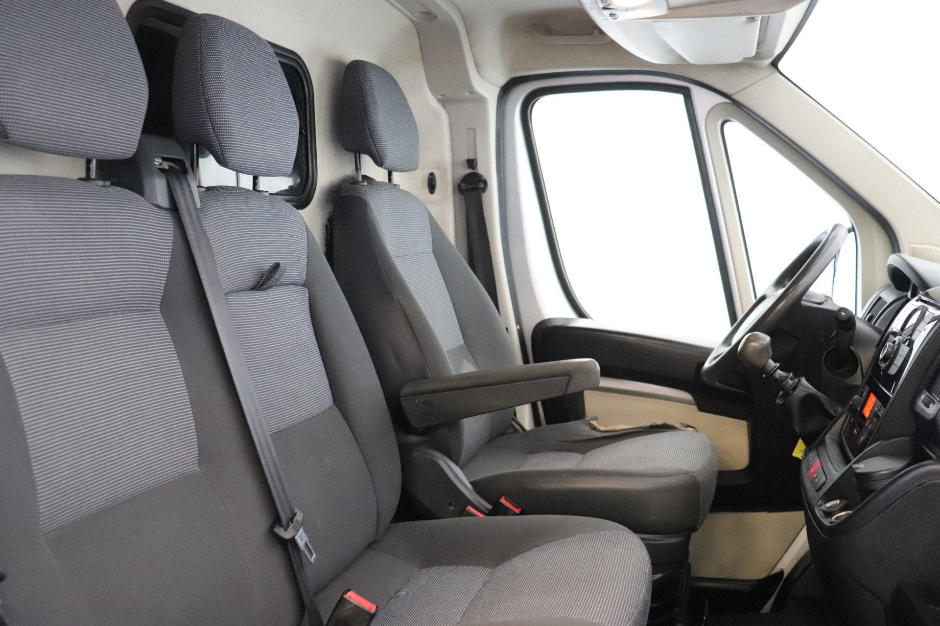 Peugeot Boxer 3.0 HDI 177PK L2H1 - Clima - Imperiaal - PDC -, Euro 5, Stof, Gebruikt, 4 cilinders