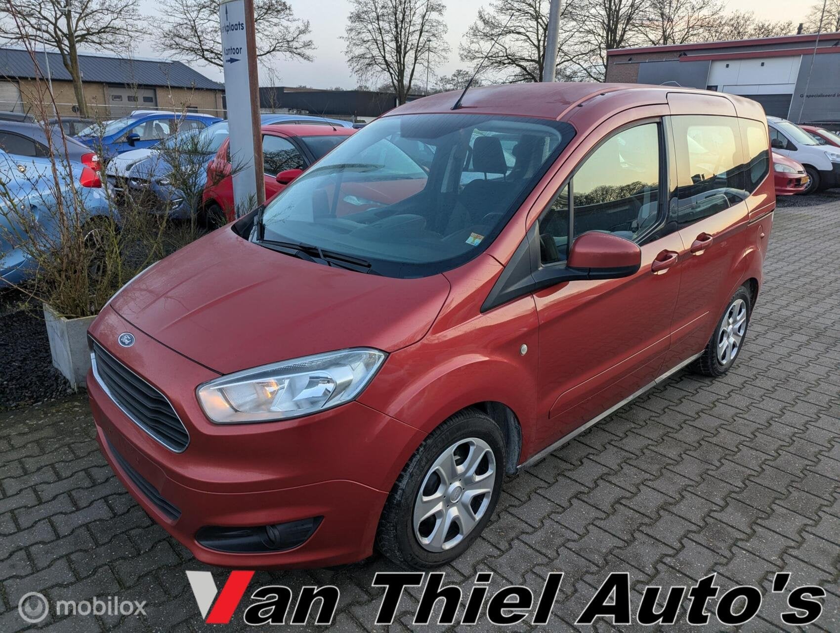 Ford Tourneo Courier 1.0 Titanium, Voorwielaandrijving, Gebruikt, Bedrijf, Handgeschakeld