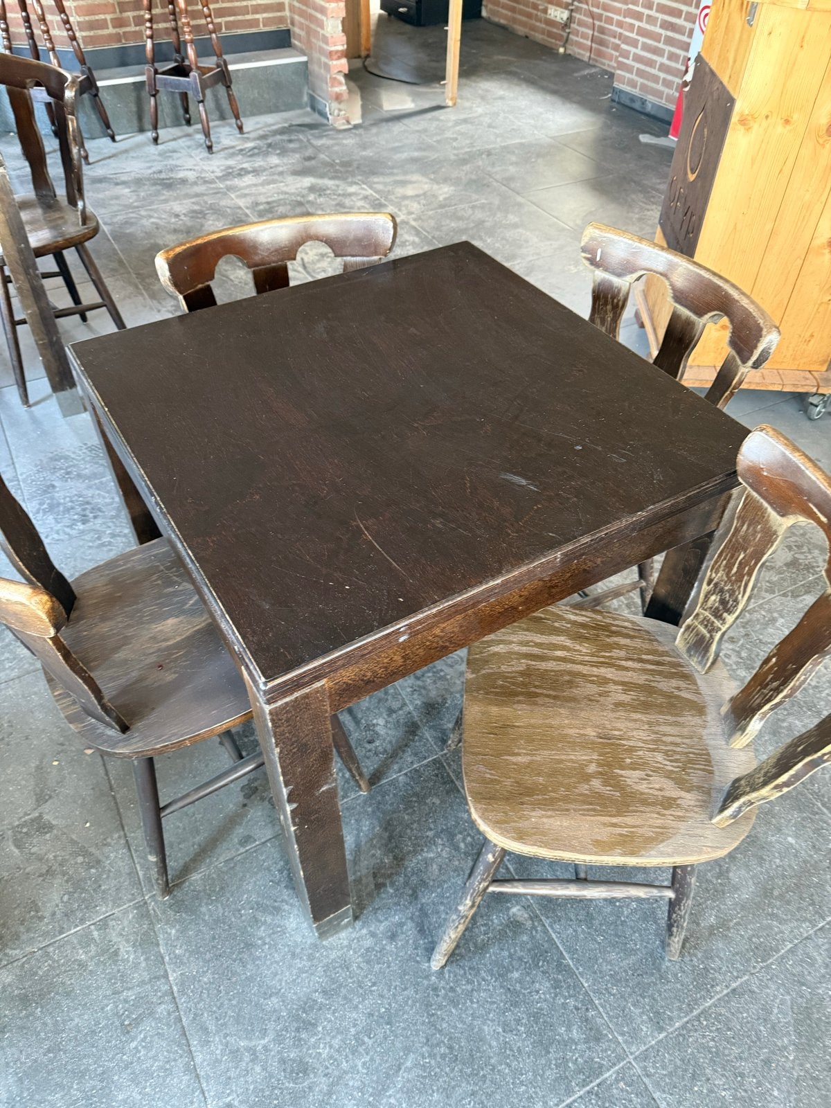 Houten cafetafel met 4 stoelen - Gebruikt, Ophalen, Gebruikt, Vierkant, 50 tot 100 cm