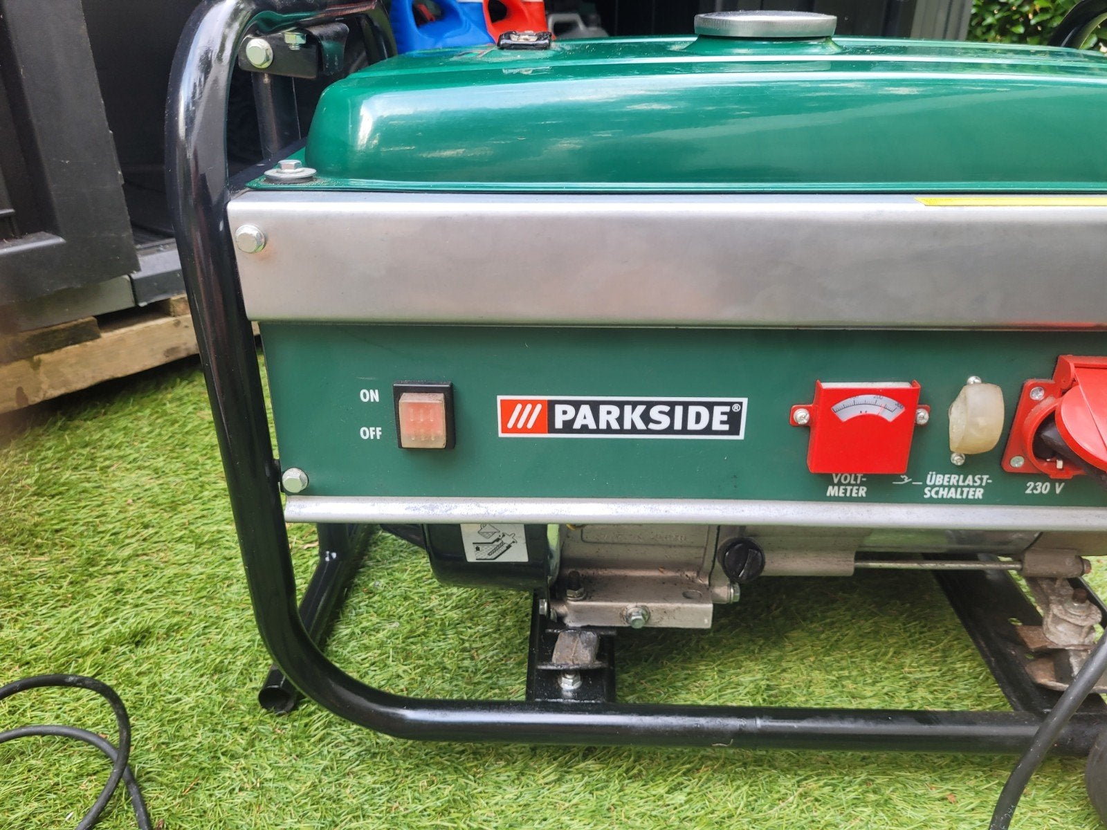 hele goede generator start direct. 2800 piek en 2500 continu, Ophalen, Zo goed als nieuw, Minder dan 5 kVA, Benzine