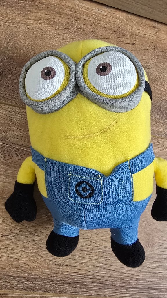 Minions knuffel ongeveer 25 cm hoog, Overige typen, Ophalen of Verzenden, Zo goed als nieuw, Middelgroot (20 tot 80 cm)