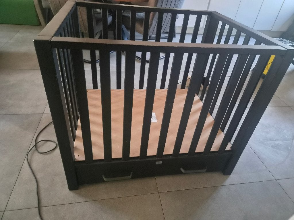 Baby box zwart met lade, Ophalen, Gebruikt, Rechthoekig, In hoogte verstelbaar