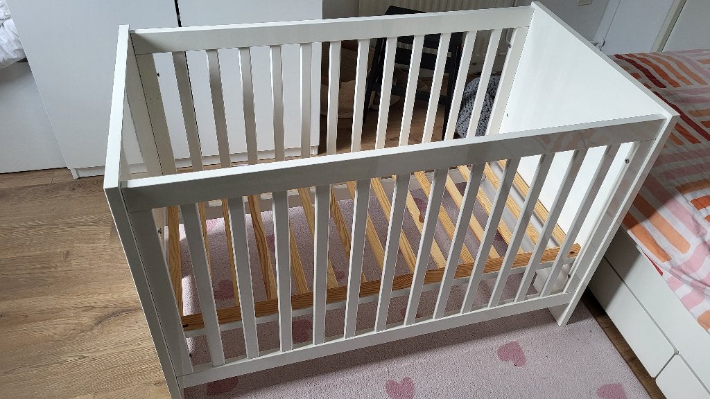 Ledikant incl. toebehoren en commode – Wit Hoogglans, Kinderen en Baby's, Kinderkamer | Complete kinderkamers, Ophalen, Zo goed als nieuw