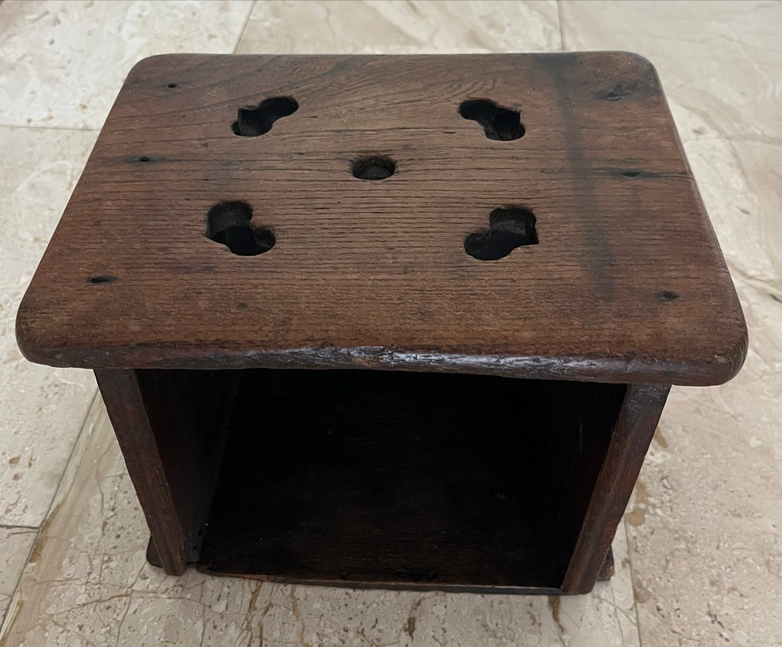 Antieke houten stoof met hartjesuitsparingen, Ophalen of Verzenden