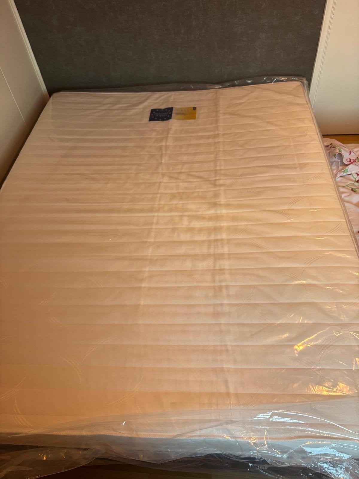 Compleet bed 2 persoons. dubbele lattenbodem 1,60 x 2,00, Ophalen, 160 cm, Hout, Nieuw