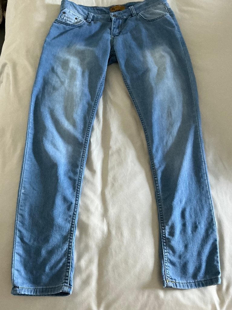 spijkerbroek, Burberry , maat 30/32, Kleding | Dames, Maat 38/40 (M), Blauw, Ophalen of Verzenden, Zo goed als nieuw