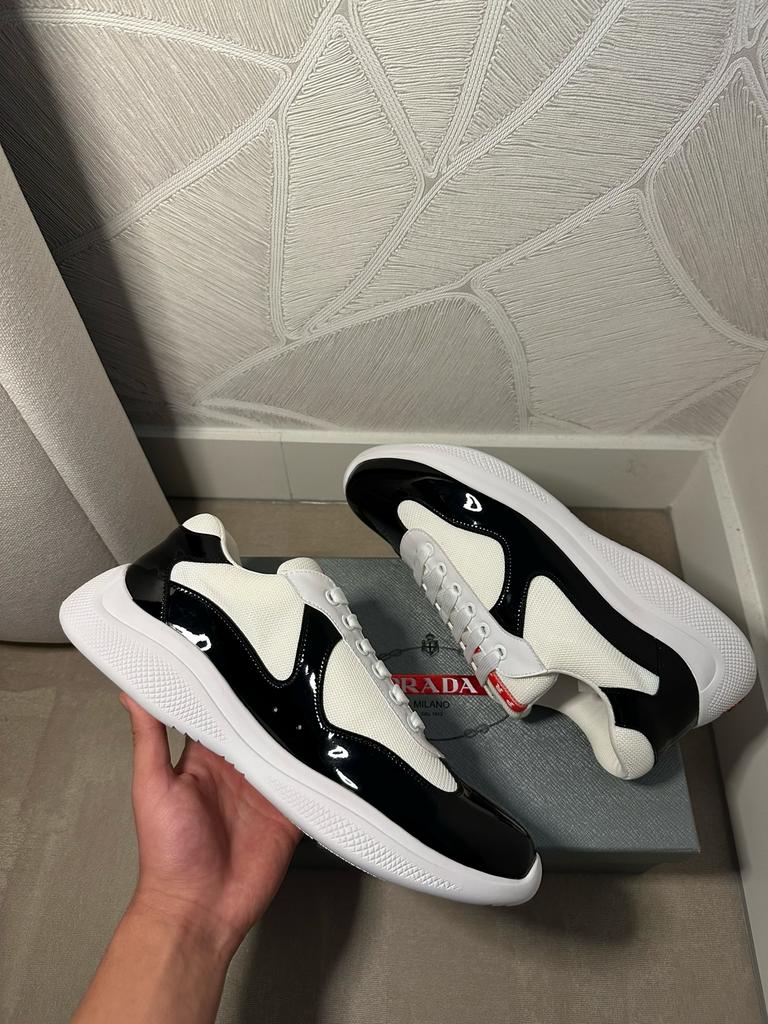 Prada sneakers zwart wit - Gedragen, spotprijsje!, Ophalen of Verzenden, Gedragen, Zwart, Sneakers of Gympen