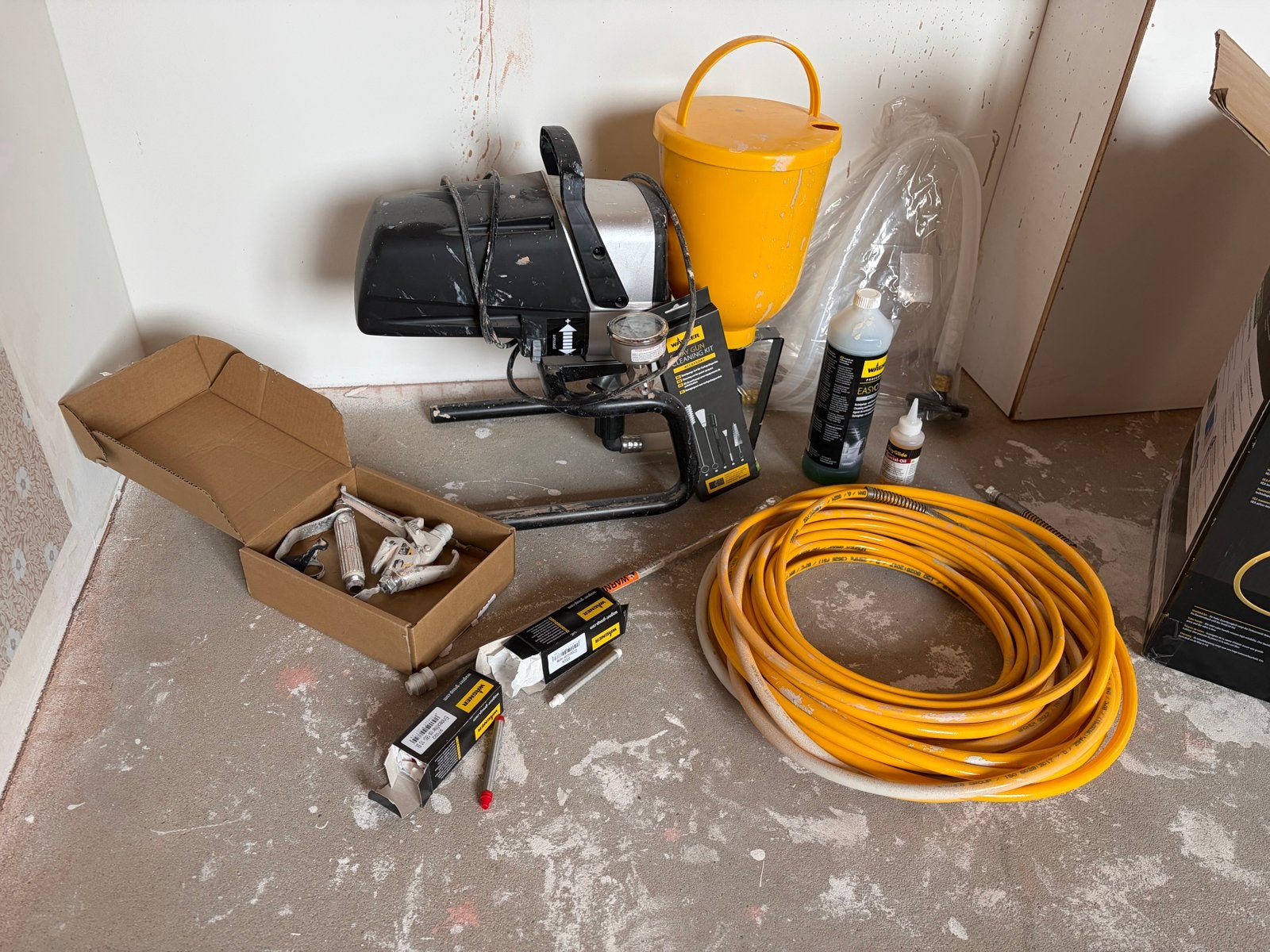 Wagner PowerPainter 90 skid verfspuit met veel accessoires, Ophalen, Zo goed als nieuw, Verfspuit of Verfpomp