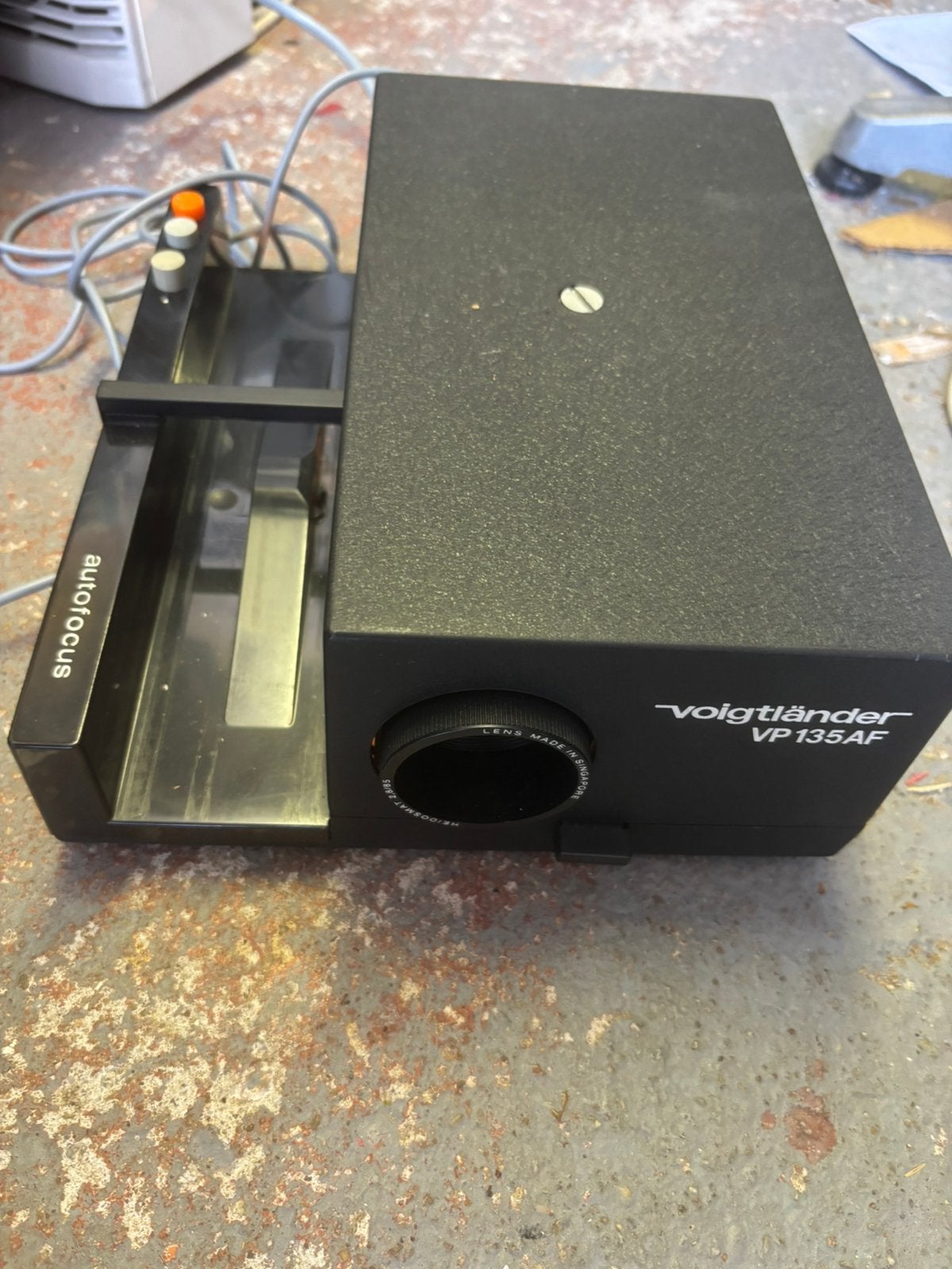 Voigtländer VP 135AF diaprojector met Heidosmat 2.8/85 lens, Audio, Tv en Foto, Diaprojectors, Ophalen of Verzenden, Gebruikt