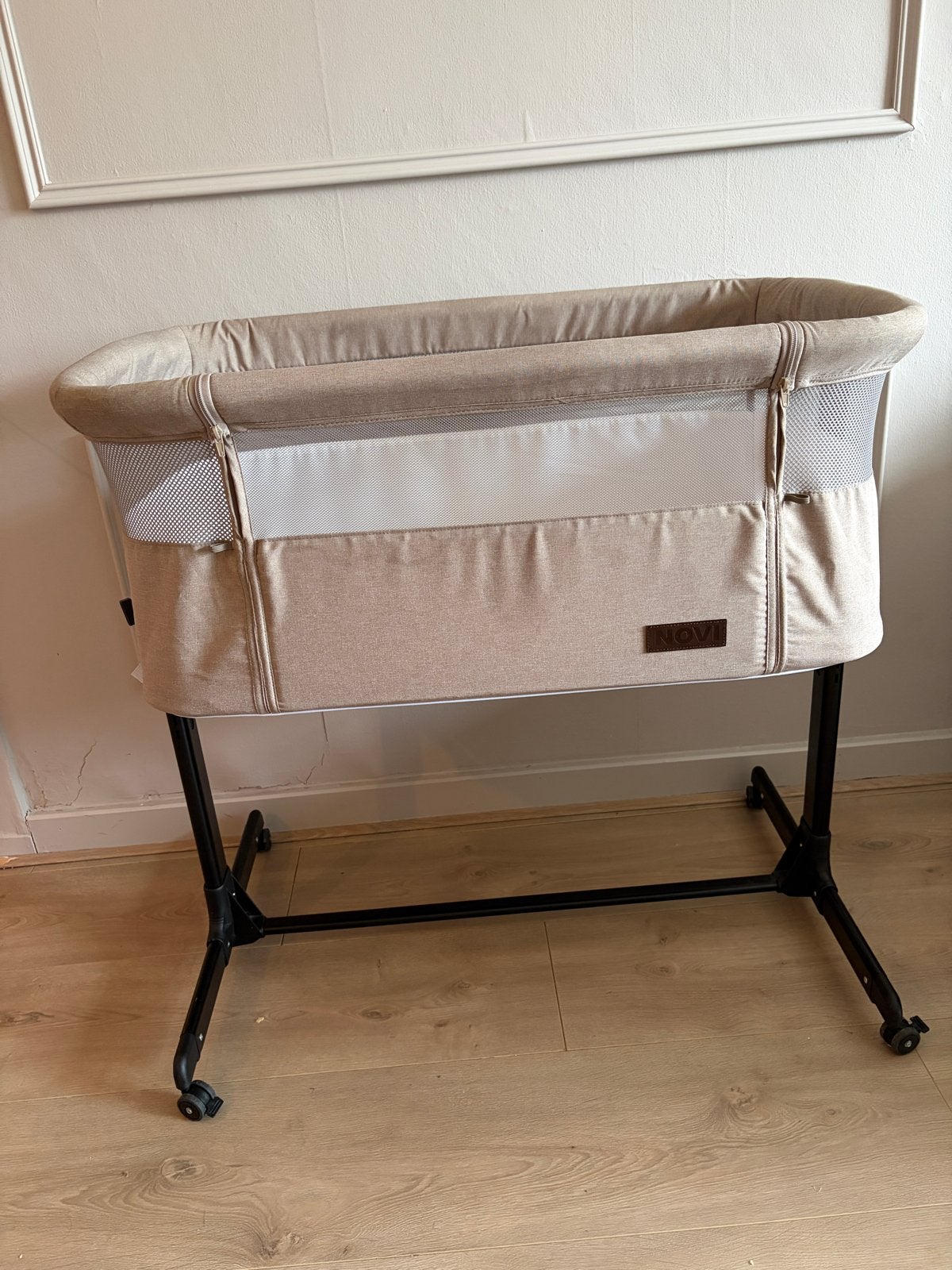 Novi Baby Goodnight Co-Sleeper + Air Flow matras (oat), Ophalen, Beige, 190 cm of minder, Zo goed als nieuw