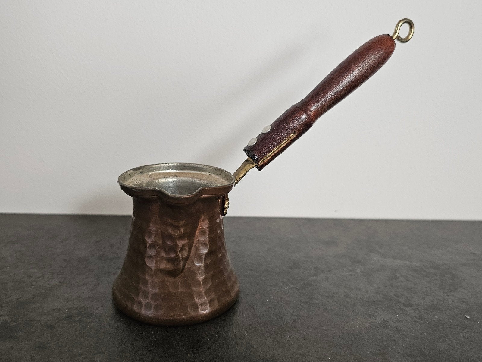 Vintage Koperen Turkse Koffiepot met Houten Handvat, Antiek en Kunst, Antiek | Koper en Brons, Ophalen of Verzenden, Koper