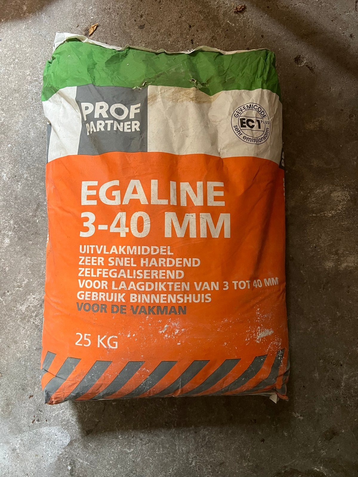 Nieuwe zak egaline 3-40 mm, 25 kg, Doe-het-zelf en Verbouw, Vloerdelen en Plavuizen, Ophalen, Overige materialen, 30 cm of meer