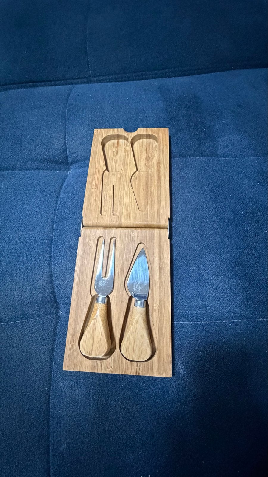 Kaasbestekset met bamboe handvatten in houten doos, Ophalen of Verzenden, Zo goed als nieuw, Hout, Bestekset