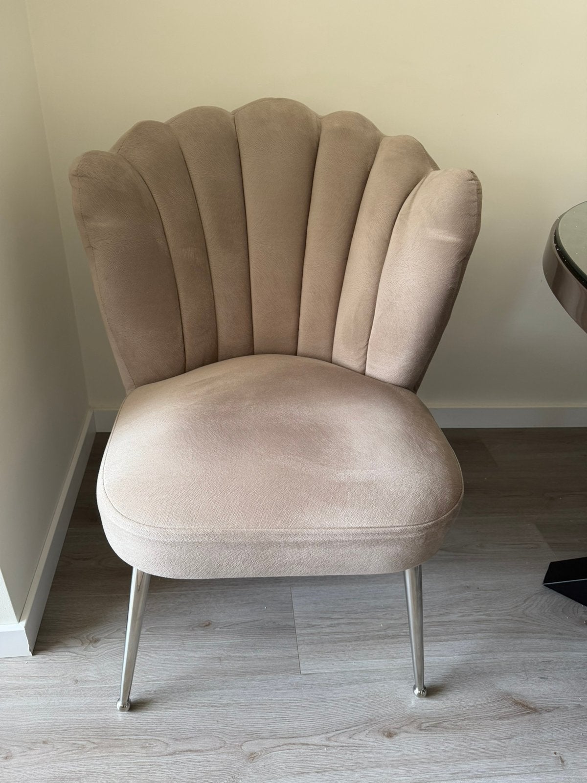 Set van 4 taupe velvet eetkamerstoelen, Ophalen, Overige kleuren, Zo goed als nieuw, Vier