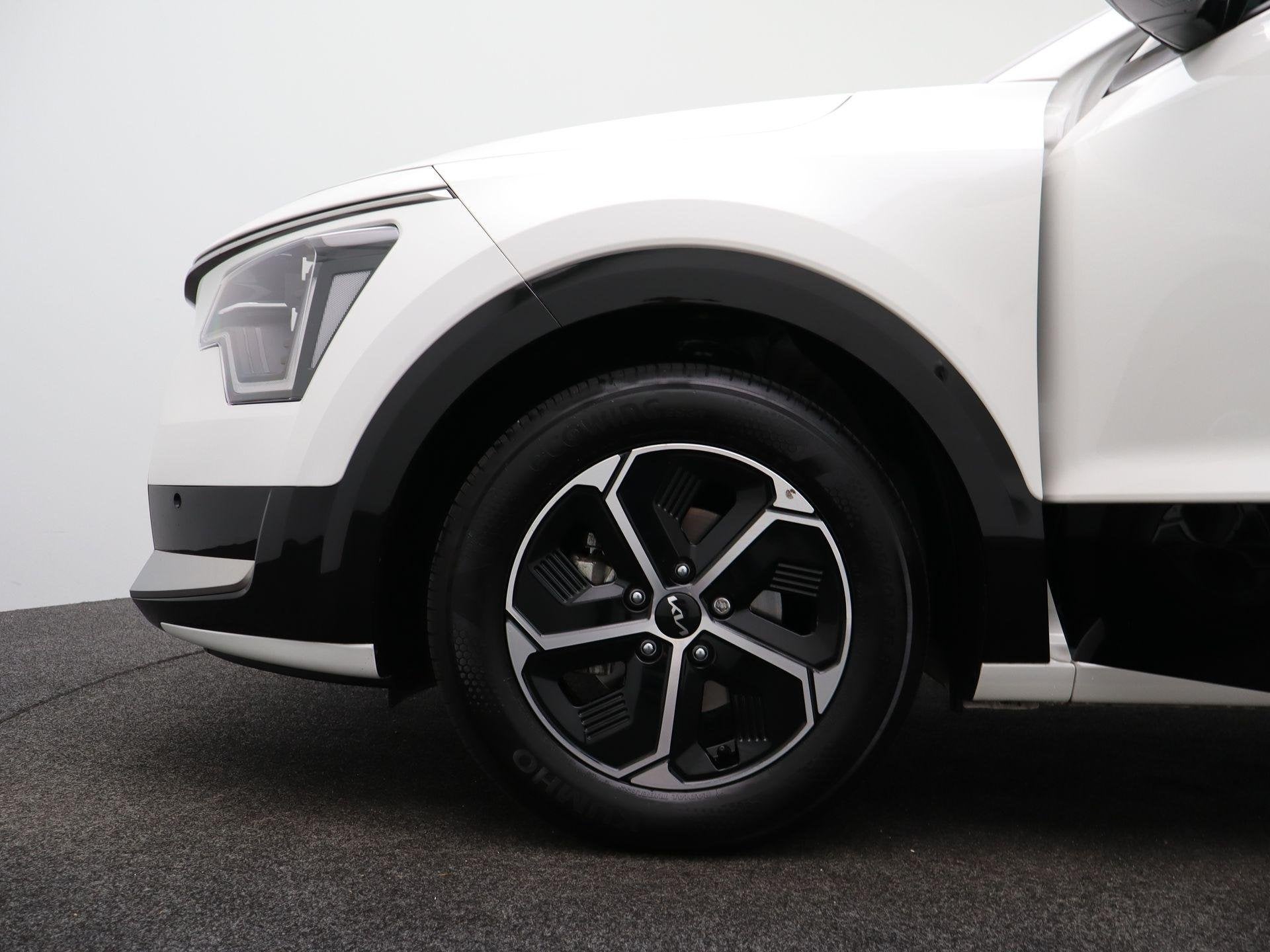 Foto 17 van Kia Niro 1.6 GDi Hybrid DynamicPlusLine | Open dak | Clima |