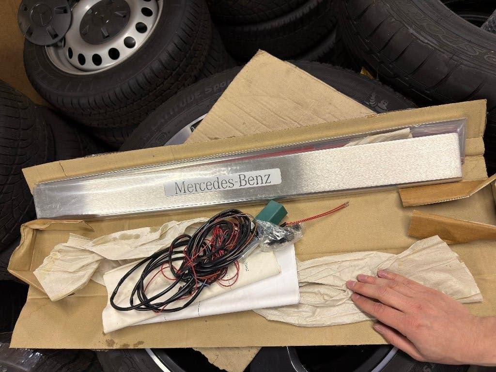 Mercedes CL C215 verlichte instaplijsten (NEW & ORIGINEEL), Ophalen of Verzenden, Nieuw, Mercedes-Benz