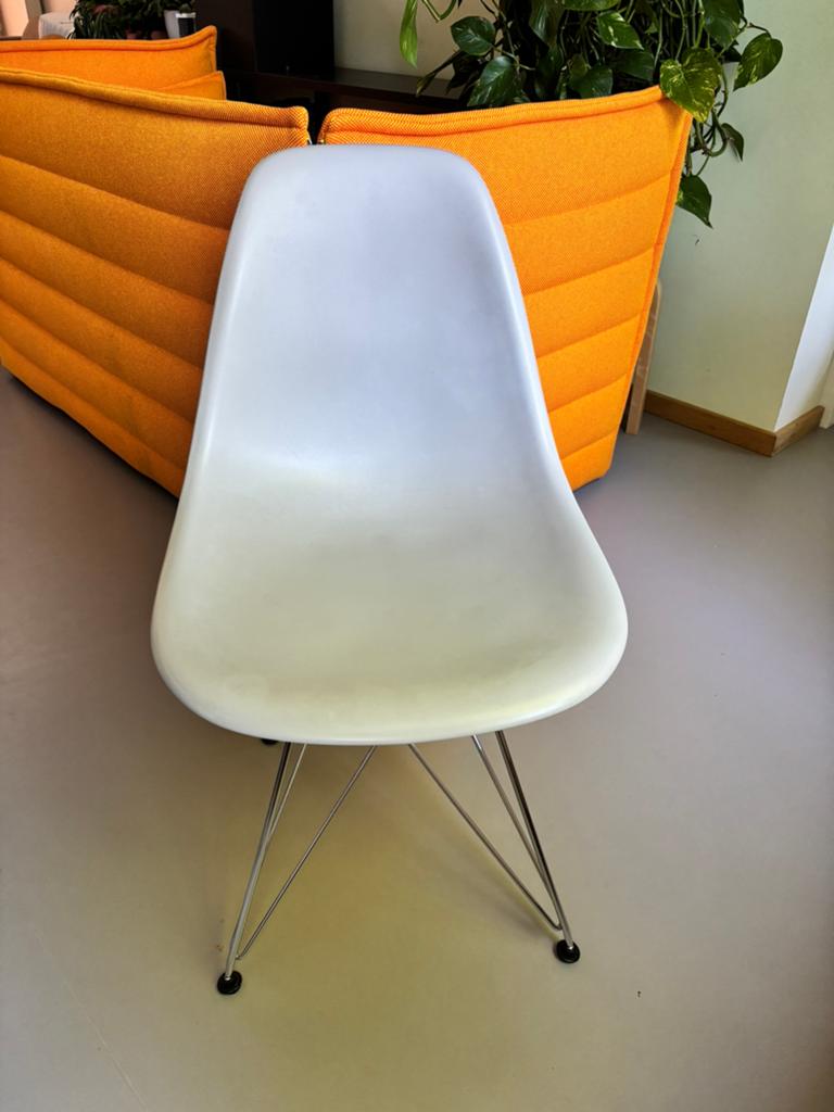 Originele Vitra Eames DSR designstoel, Ophalen, Gebruikt, Grijs, Eén